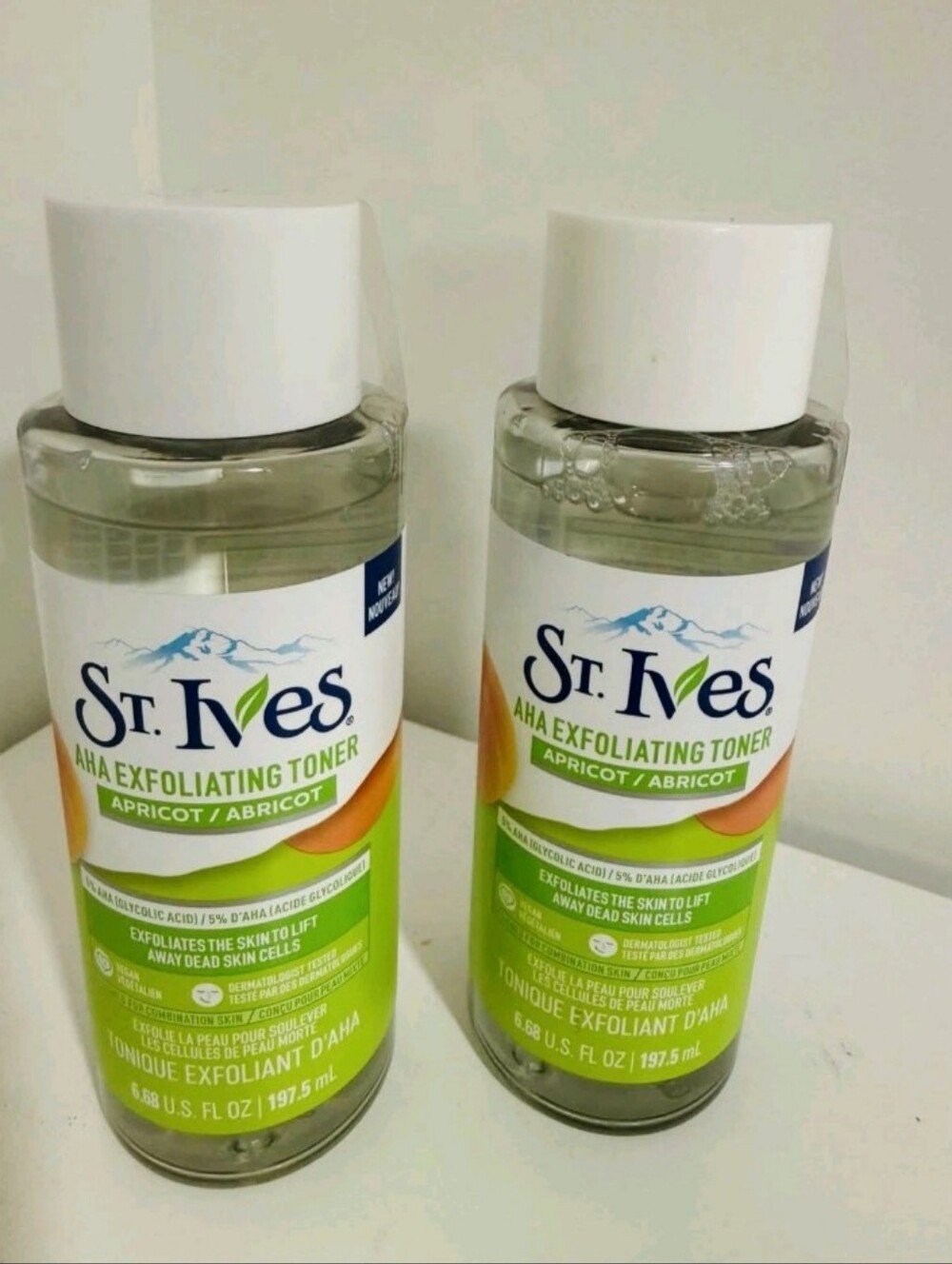 St Ives AHA Exfoliating Toner Apricot - Gentle Exfoliation - New